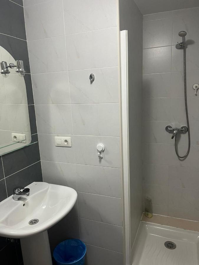 Albergue Alfonso II Melide Eksteriør billede